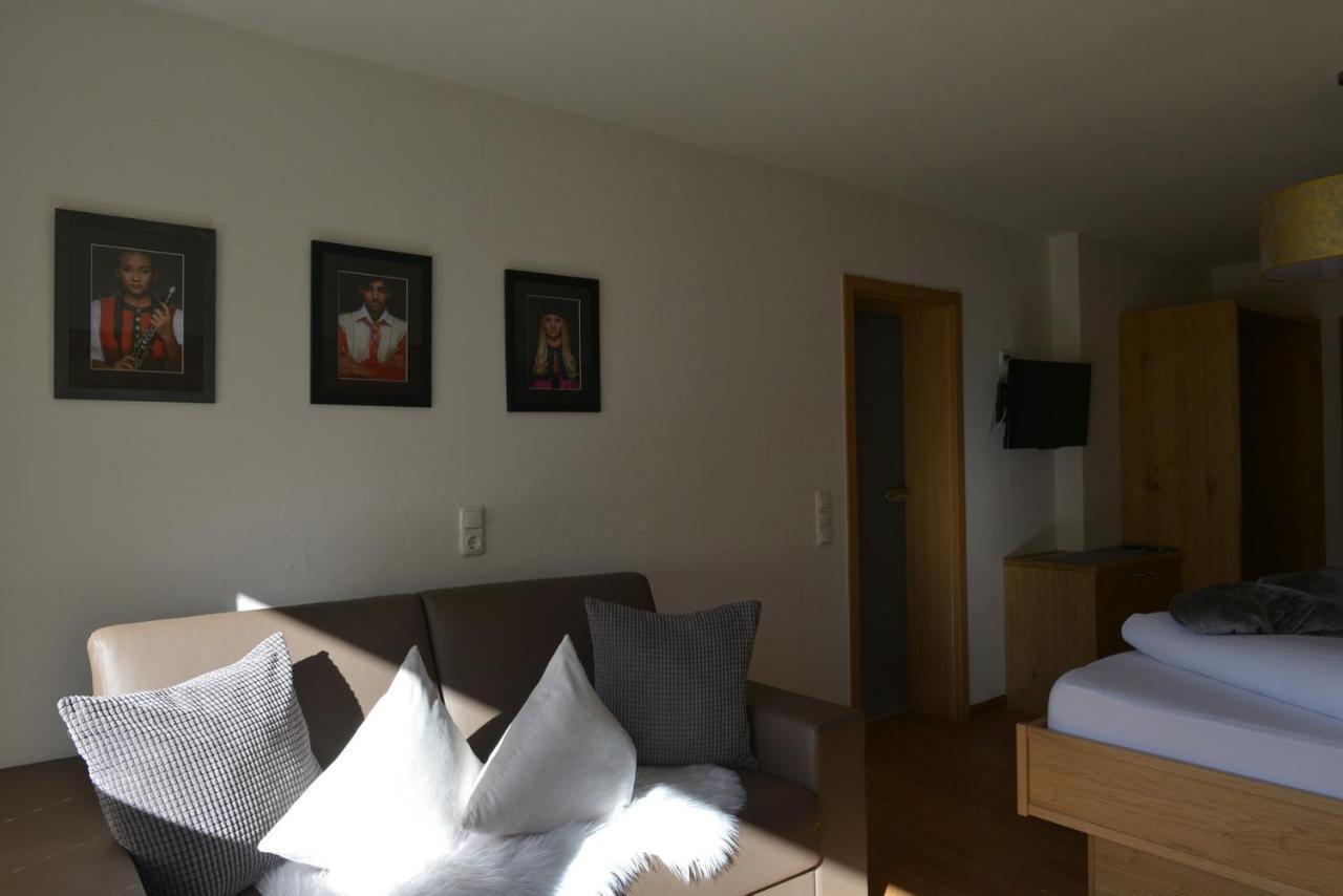 Gaestehaus Wildbach Mittelberg Bagian luar foto